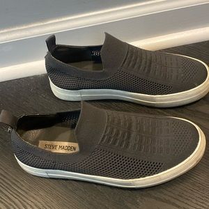 Steve Madden grey casual loafers.